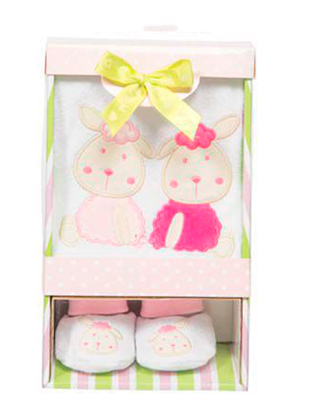 Babero y patucos rosa